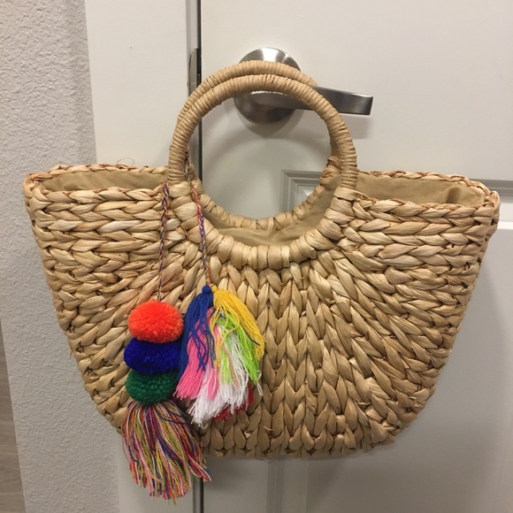 hat attack round handle tote